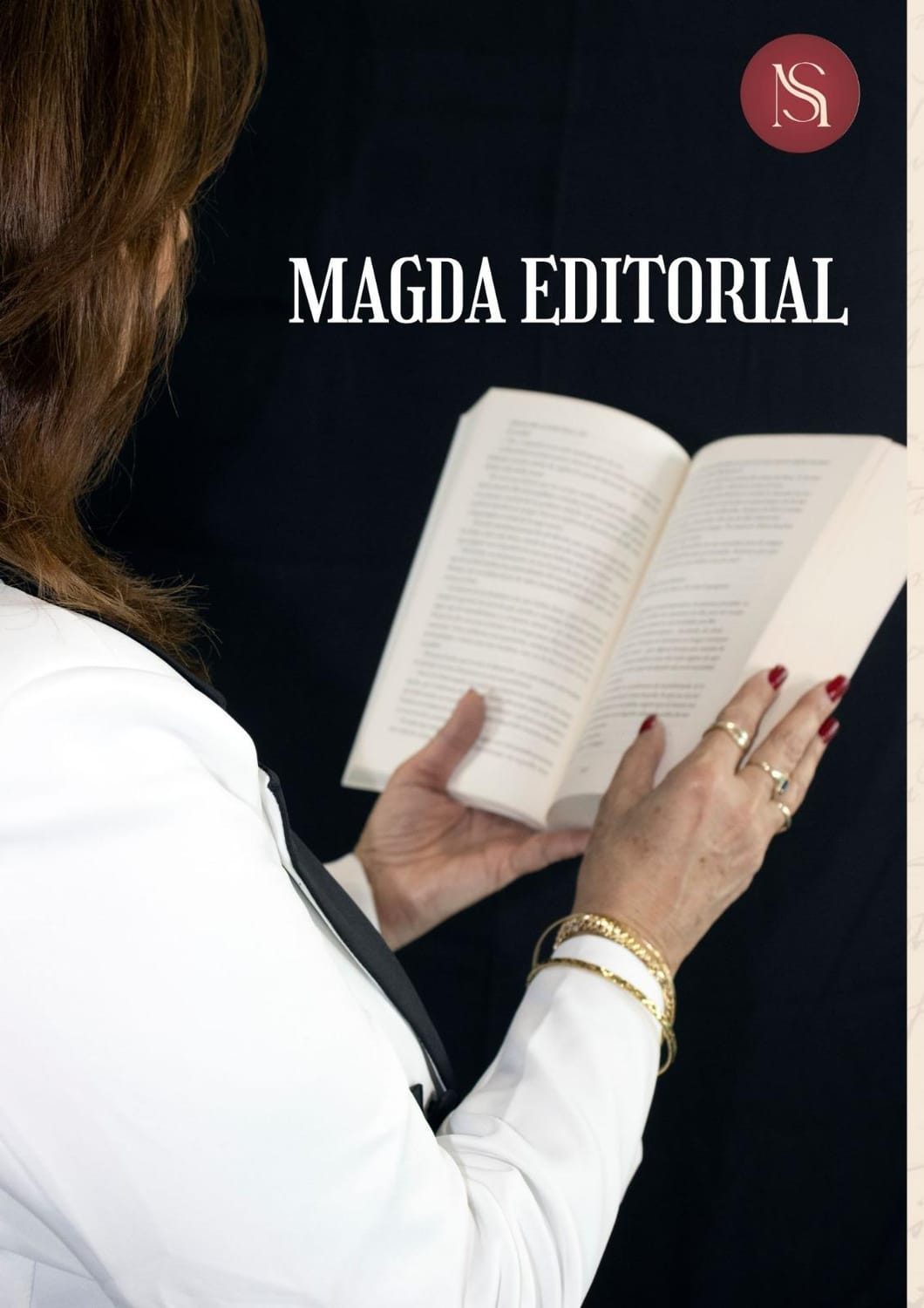 Magda Sotolongo leyendo un libro